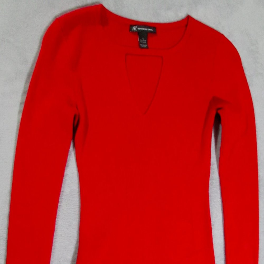 🔄 Keyhole V-Neck Sweater Top 🔄 Bundle Idea - Picture 2 of 8